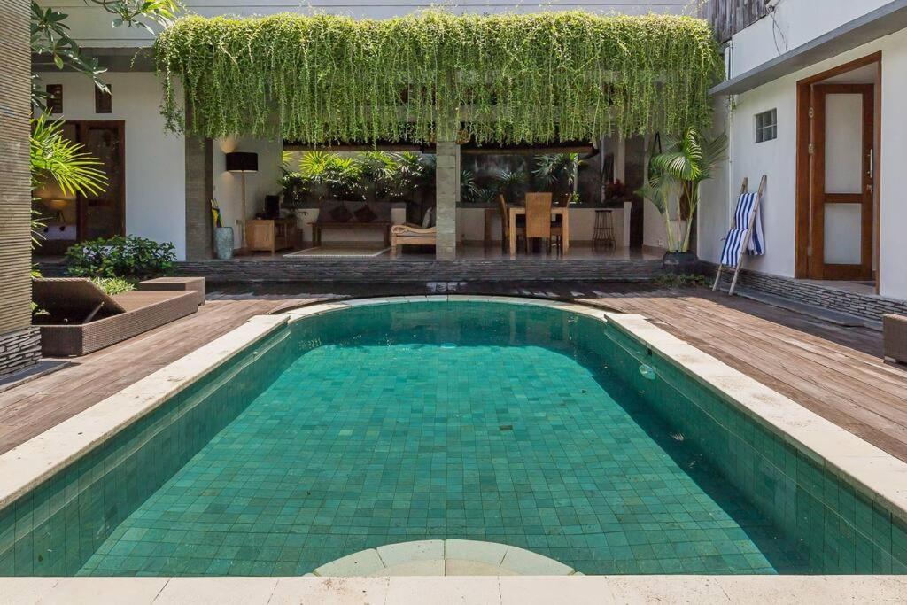Pulesari 3 Bedrooms * Seminyak (Bali)