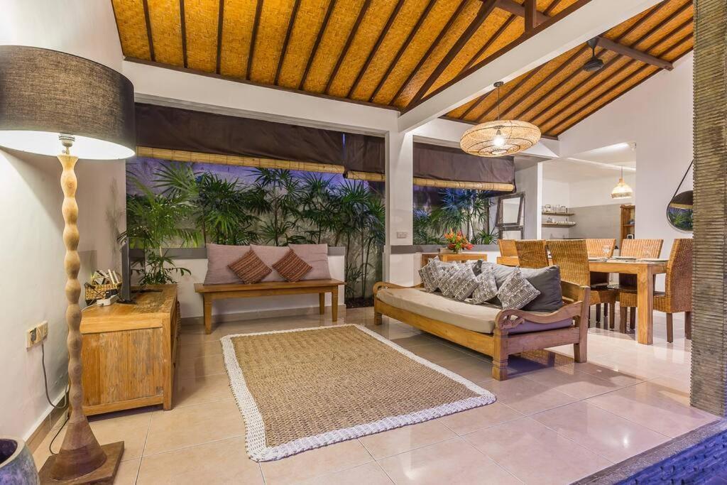 Pulesari 3 Bedrooms * Seminyak (Bali)