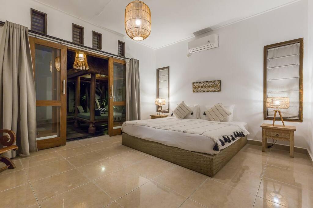 Pulesari 3 Bedrooms * Seminyak (Bali)