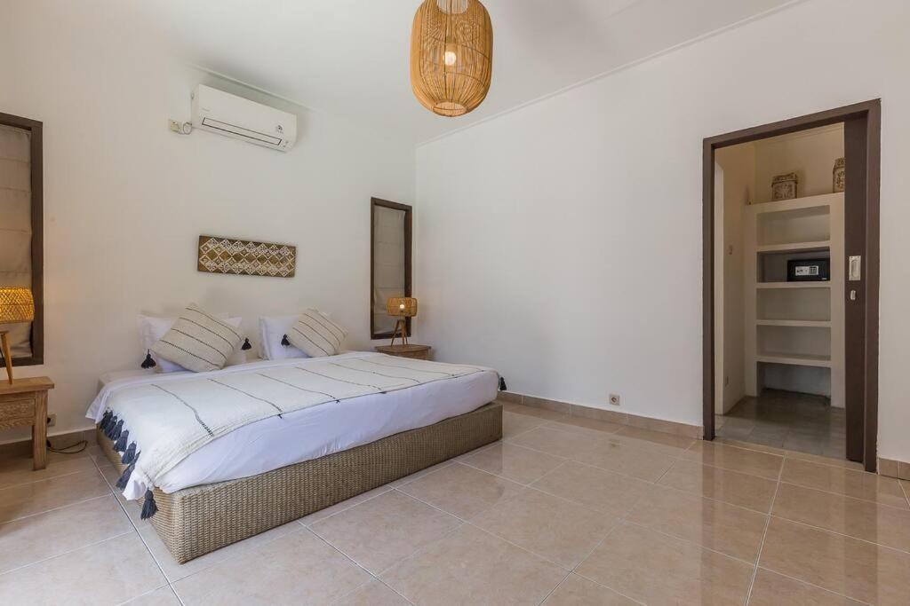 Villa Pulesari 3 Bedrooms Seminyak (Bali)